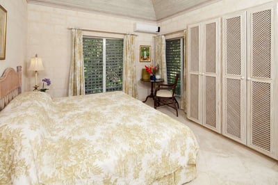 Luxury Villa Photo #11