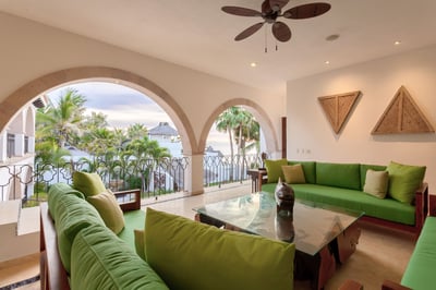 Luxury Villa Photo #30