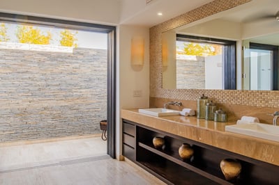 Luxury Villa Photo #35