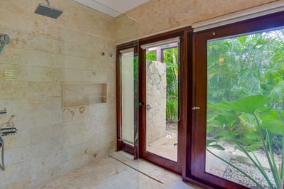 Luxury Villa Photo #56