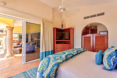 Luxury Villa Photo #37