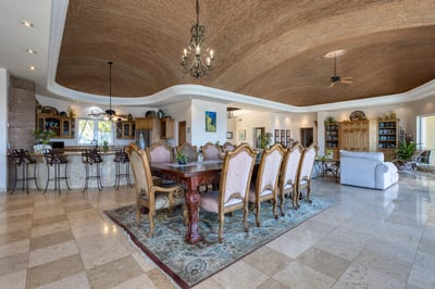 Luxury Villa Photo #28