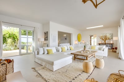 Luxury Villa Photo #21