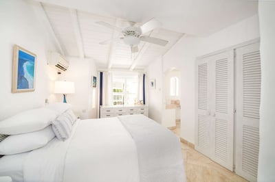 Luxury Villa Photo #15