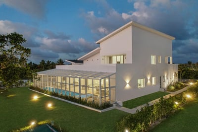 Luxury Villa Photo #3