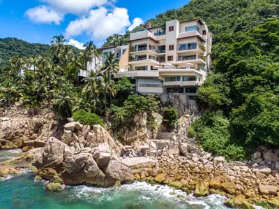 Luxury Villa Photo #34