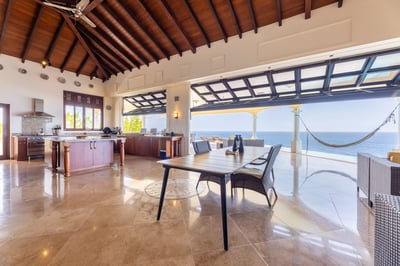 Luxury Villa Photo #19