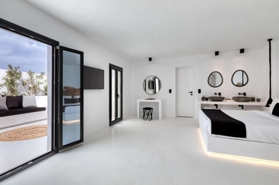 Luxury Villa Photo #26
