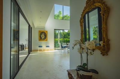 Luxury Villa Photo #43