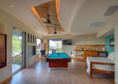 Luxury Villa Photo #12