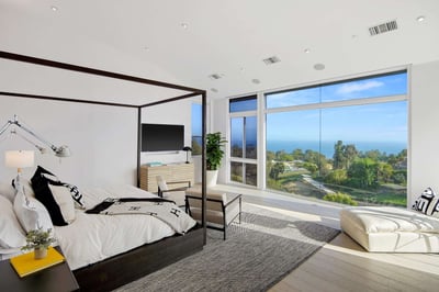 Luxury Villa Photo #18