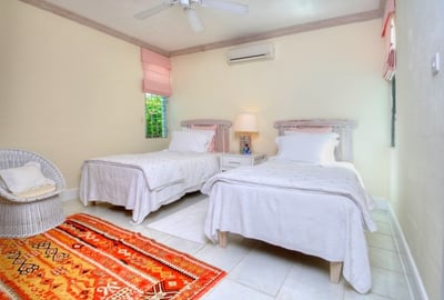 Luxury Villa Photo #7