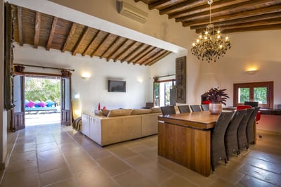 Luxury Villa Photo #15