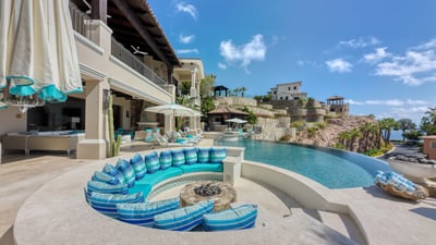 Luxury Villa Photo #5
