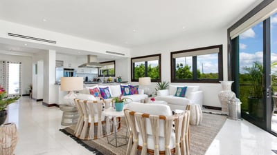 Luxury Villa Photo #18