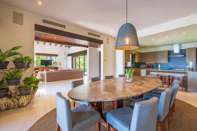 Luxury Villa Photo #32