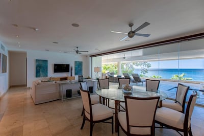 Luxury Villa Photo #2