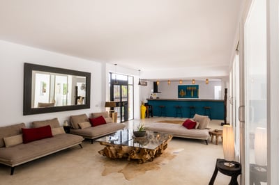 Luxury Villa Photo #14
