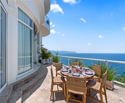 Luxury Villa Photo #11