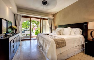Luxury Villa Photo #24