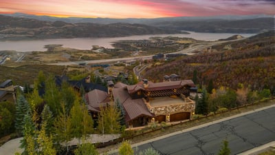 Luxury Villa Photo #2
