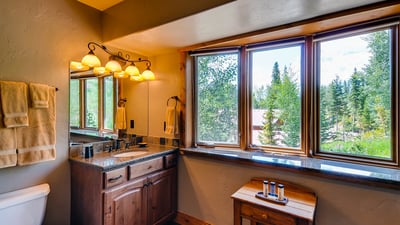 King ensuite upper level