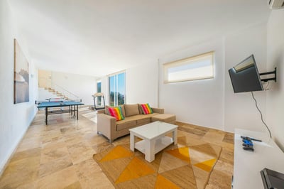 Luxury Villa Photo #16