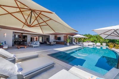 Luxury Villa Photo #7