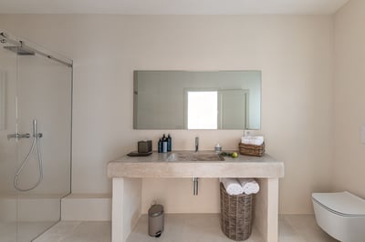 Luxury Villa Photo #26