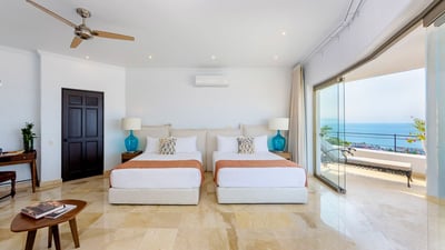 Luxury Villa Photo #52