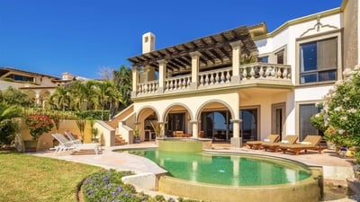 Luxury Villa Photo #2