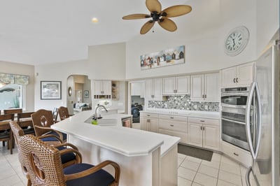 Luxury Villa Photo #6