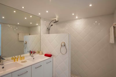 Luxury Villa Photo #16