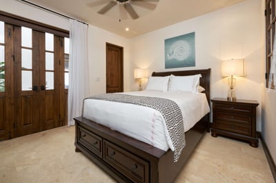 Luxury Villa Photo #11