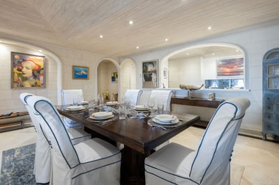 Luxury Villa Photo #7