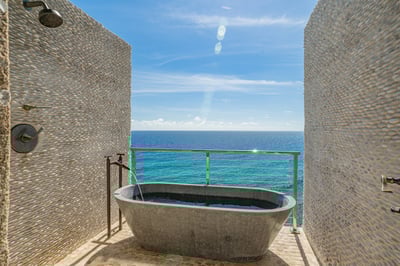 Luxury Villa Photo #14