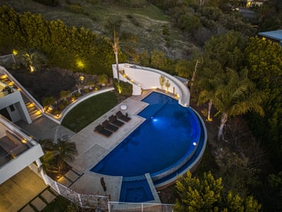 Luxury Villa Photo #9