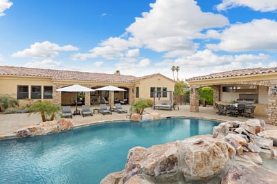 Luxury Villa Photo #6