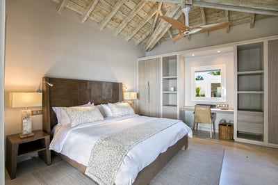 Luxury Villa Photo #47