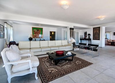 Luxury Villa Photo #18