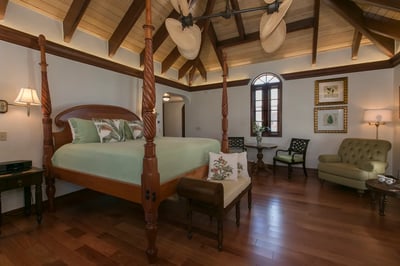 Luxury Villa Photo #28