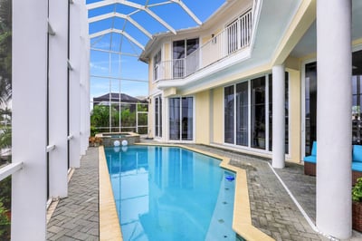 Luxury Villa Photo #3