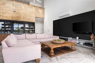 Luxury Villa Photo #20