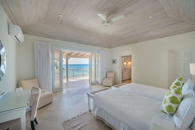 Luxury Villa Photo #11