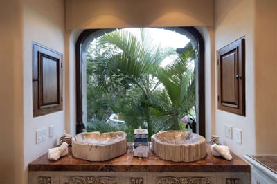 Luxury Villa Photo #43