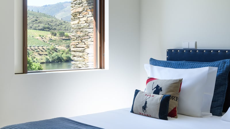 Douro Riverfront Villa
