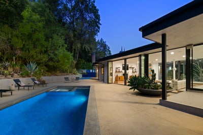 Luxury Villa Photo #30