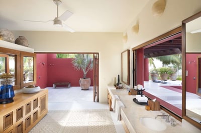 Luxury Villa Photo #39