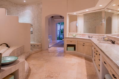 Luxury Villa Photo #29