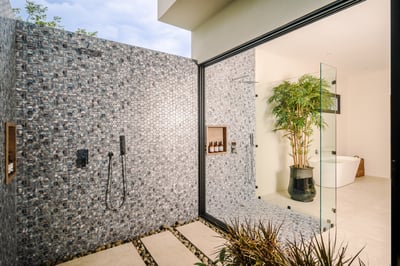 Primary Suite 1 Private Ensuite - Level 1